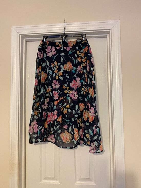 Roz & Ali Dresses & Skirts - Women’s Roz & Ali Black‎ Midi Skirt with Pink & Peach Floral Print XL